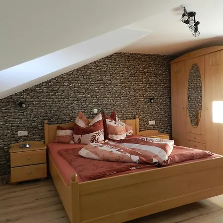 Apartment Schmalzreich Lam